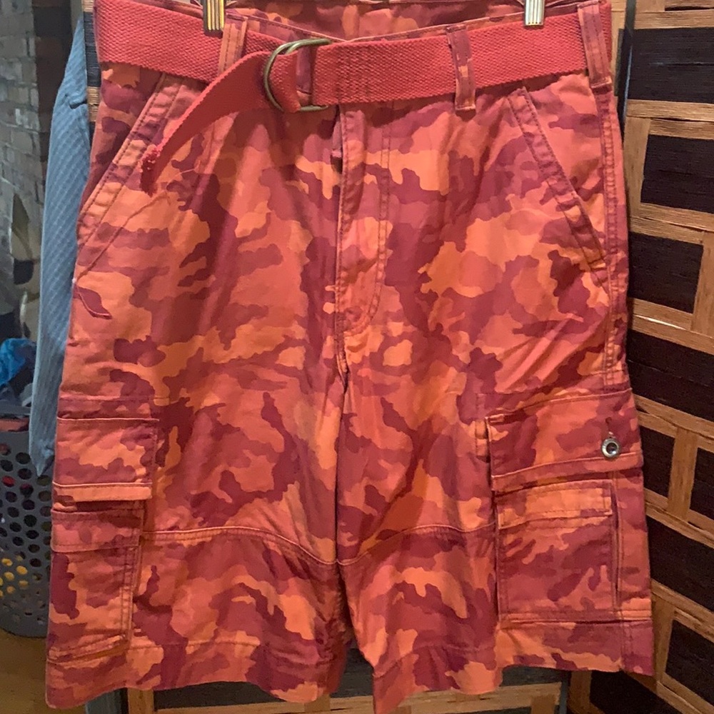 ***Brand New*** Levi’s cargo camo shorts!